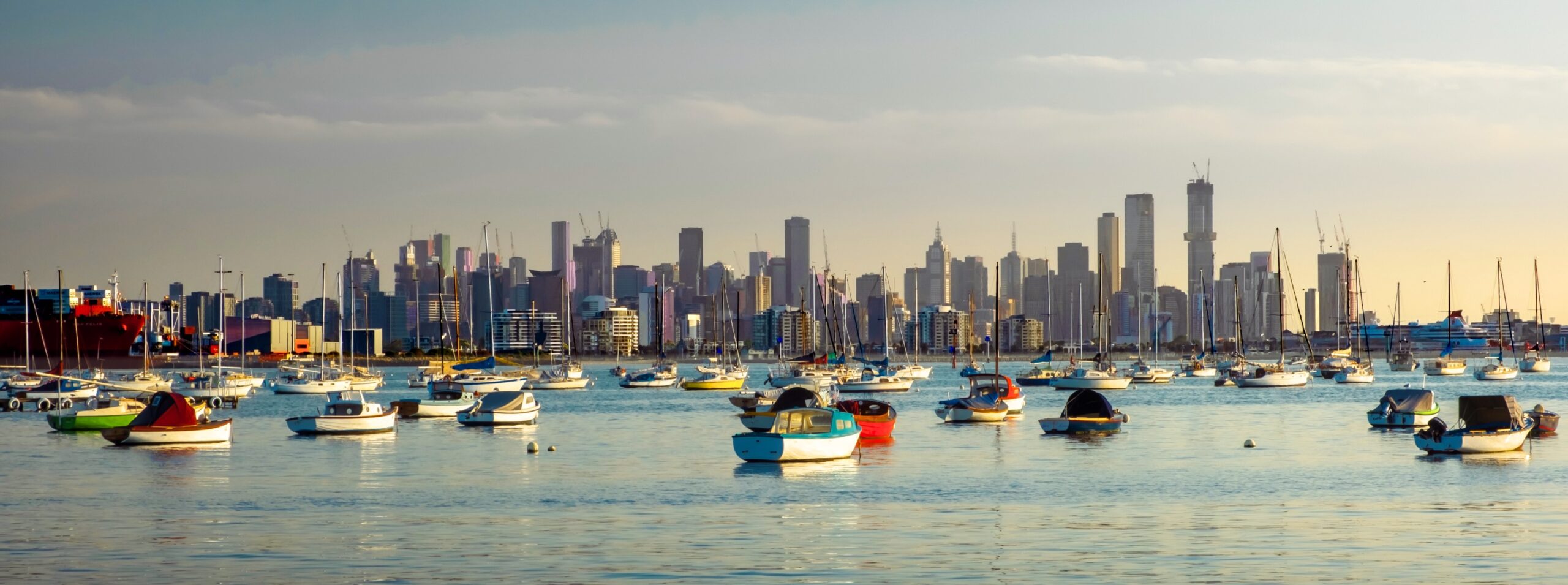 MelbourneSkylineWideHi